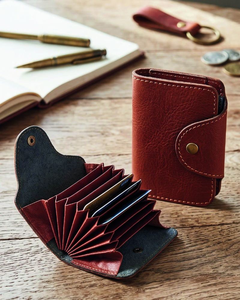 Leather card holder CH26-9050 in cow printed leather